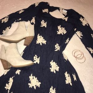 Mid sleeved Navy and Ivory floral dress.